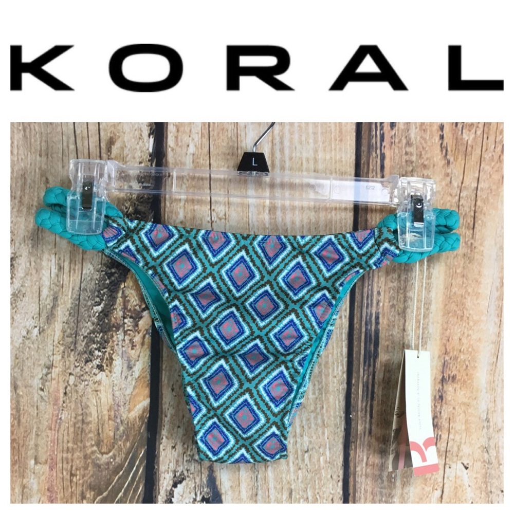 💙NWT KORAL bikini 👙 bottom size Medium